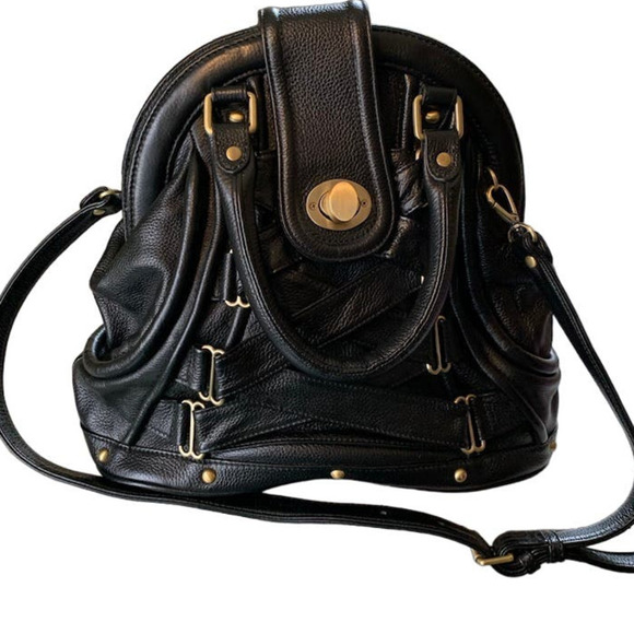 Elegant Black Crossbody Bag - Picture 1 of 9